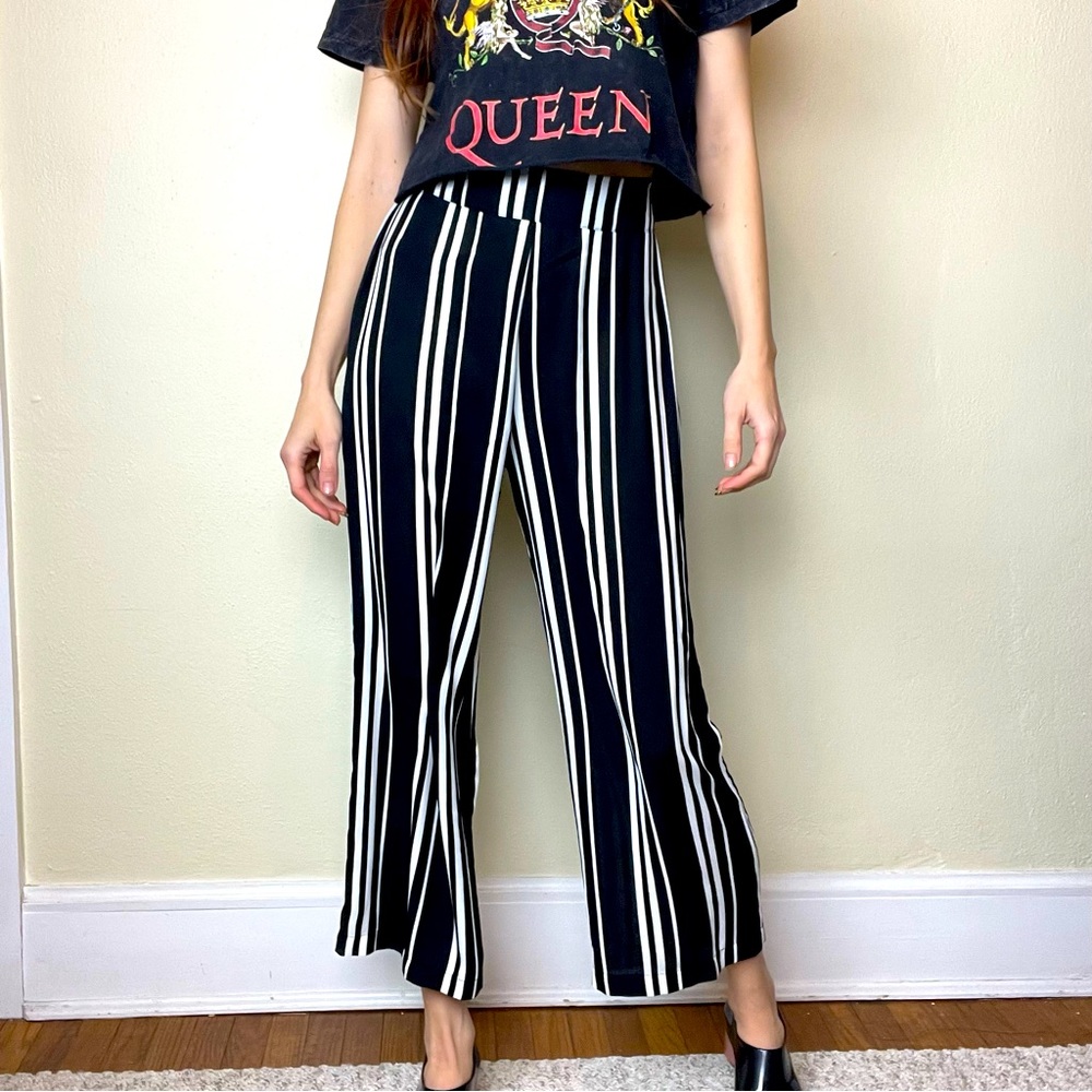 Live To Be Spoiled high rise cropped pants-EUC